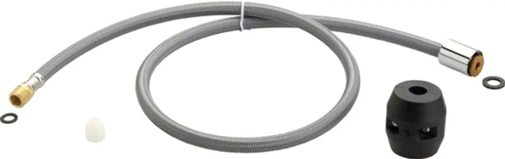 Schlauch mit speziellem Anschluss und Zubehörteilen, geeignet für Anwendungen in Sanitäranlagen, ideal für Modelle der Marke Ideal Standard.